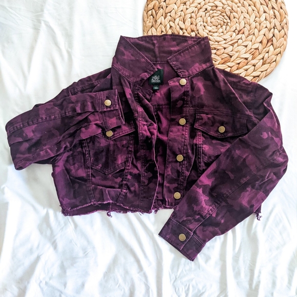 Wild Fable Camo Print Cropped Denim Jacket - Picture 6 of 9